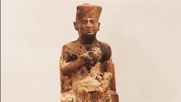 تمثال الملك خوفو
