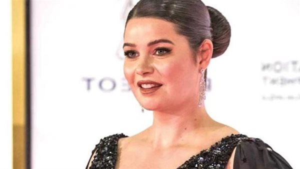 يسرا اللوزي