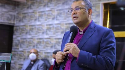 رئيس الطائفة الإنجيلية يعزي البابا تواضروس في رحيل الأنبا سلوانس