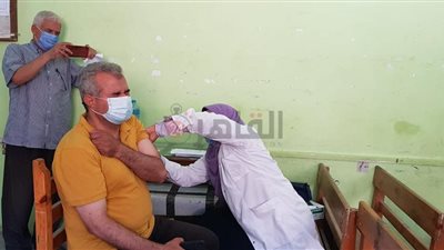 ننشر أولى صور بدء تطعيم المعلمين قبل انطلاق امتحانات الثانوية العامة (خاص) 