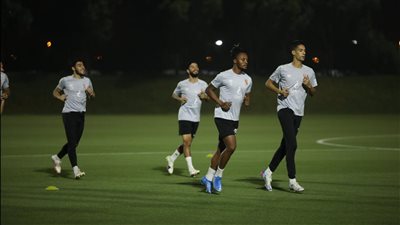 الأهلي ينهي مرانه الثاني ويعود إلى فندق الإقامة