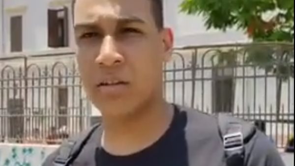 أحد طلاب الثانوية