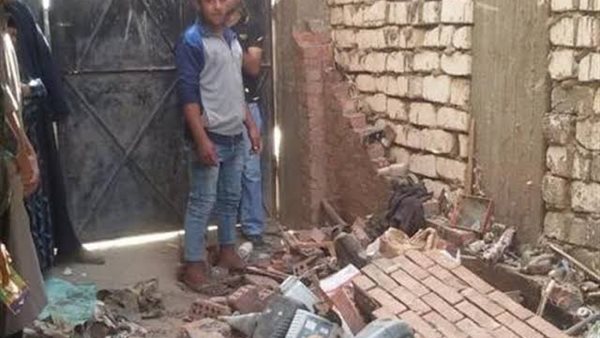 سقوط حائط ارشيفية