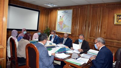 محافظ القليوبية يجتمع باللجنة العليا للقيادات لاختيار وظائف سكرتير مدينة أو مركز أو حي