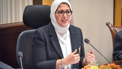 وزيرة الصحة: لن يتم تطعيم المواطنين دون الـ18عامًا حاليًا
