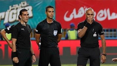 التحكيم المصري يظهر في مباراة الجزائر والكاميرون بتصفيات كأس العالم
