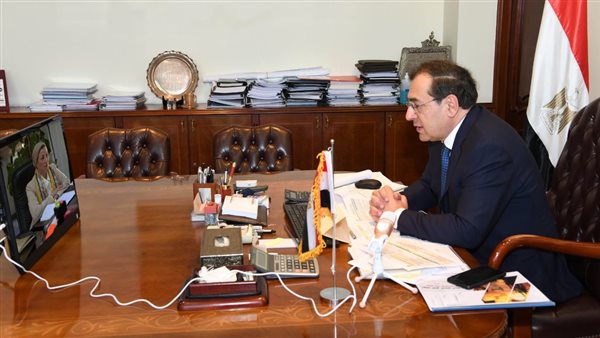 وزيرا البترول والبيئة