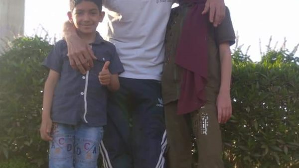 الأب وولداه