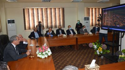 وزير التموين يشهد فيلما تسجيلا عن الطفرة الصناعية ببورسعيد (صور وفيديو)