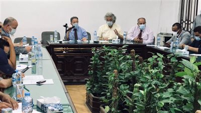 نقيب الأطباء: قرار الإبلاغ عن المتسبب في تدهور حالات كورونا سيؤدي لاعتداء المرضى على الأطقم الطبية