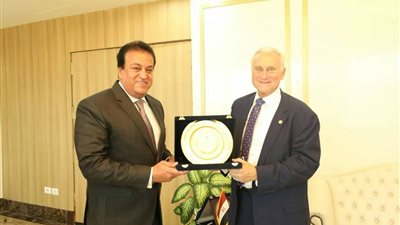 وزير التعليم العالي: الحكومة المصرية حريصة على استمرار التعاون بين المؤسسات التعليمية والجامعة الأمريكية