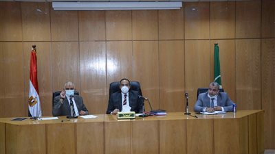 نائب محافظ المنيا يتابع سير العمل بمنظومة الاشتراطات البنائية الجديدة