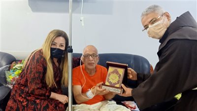 الأب بطرس دانيال يكشف ما يقدمه شريف دسوقي للمركز الكاثوليكي للسينما بعد شفائه