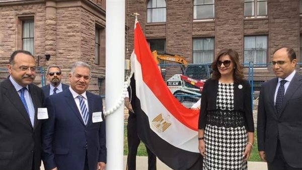 وزيرة الهجرة نبيلة