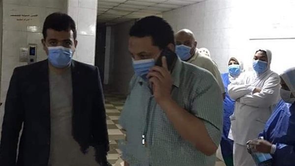 الطاقم الطبي بمستشفى