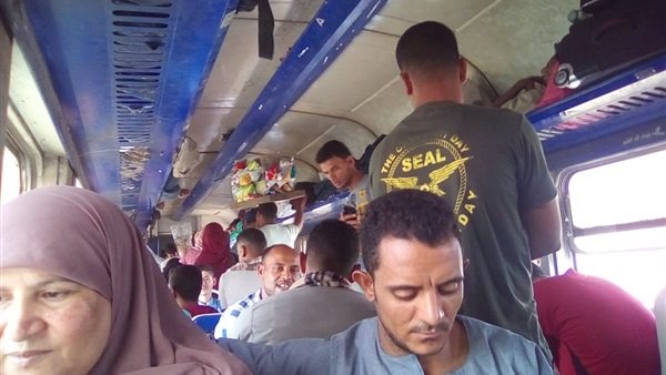 الباعة الجائلون داخل