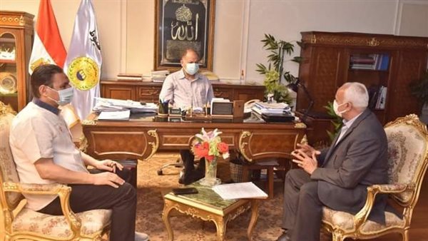 محافظ أسيوط يلتقي