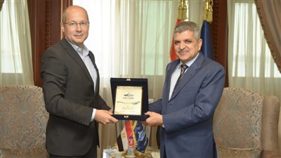 الفريق أسامة ربيع يستقبل سفير دولة المجر لتعزيز سُبل التعاون المشترك