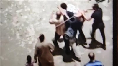 لحظة دهس 4 أشخاص من سائق ميكروباص تحت تأثير المخدرات بأرض اللواء (فيديو) 