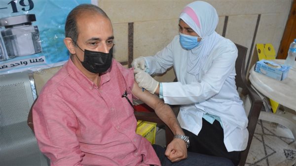 تطعيم 800 من قضاة