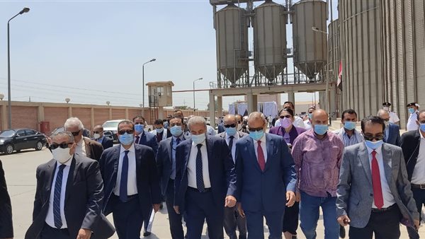 وزير التموين ومحافظ