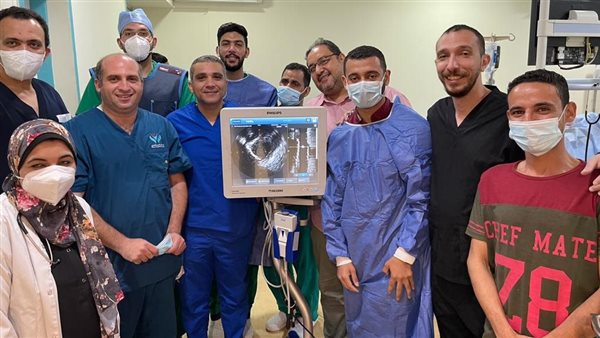 الطاقم الطبي بمستشفي