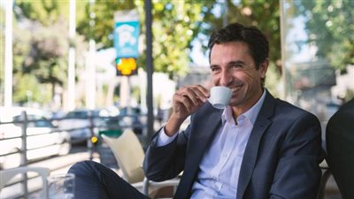 الابتعاد عن كوب القهوة الصباحي يحمي من السكتة الدماغية