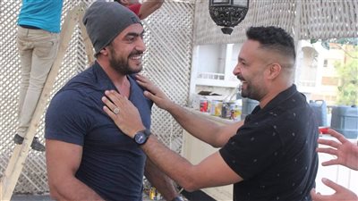 شقيق ياسمين عبد العزيز ينشر صورًا رفقة أحمد العوضي.. ويعلق: 