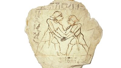 نقوش مصرية تكشف ممارسة المصريين القدماء للمصارعة 