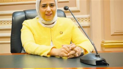 تضليل لحقوق المرضى.. برلمانية تتقدم بطلب إحاطة رفضًا لعمل أطباء الأسنان والصيادلة بعيادات السمنة