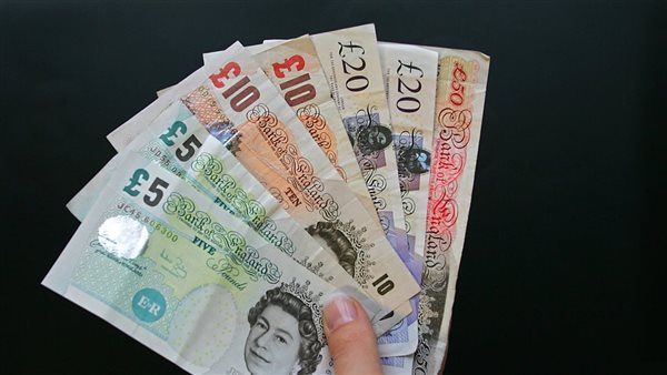 النقود البلاستيكية