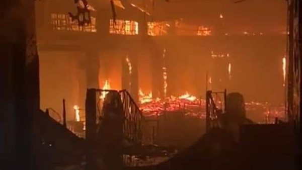 حريق هائل في كافيه