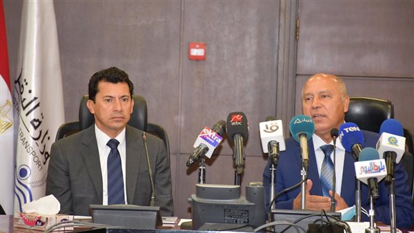 وزيرا النقل والشباب