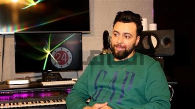 الملحن مدين يحصل على الإقامة الذهبية في الإمارات | صورة