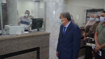 محافظ المنيا يتابع أعمال المقر الجديد لإدارة خدمة المواطنين