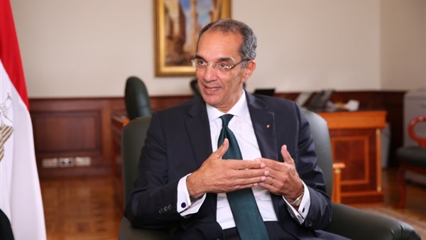 عمرو طلعت وزير الاتصالات