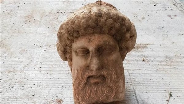 تمثال المعبود هيرميس