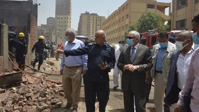 محافظ الجيزة يتابع عمليات إطفاء حريق مخزن إشغالات حي الهرم 