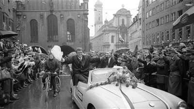 بايرن ميونخ يحتفل بذكرى كأس الكؤوس الأوروبية