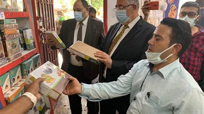 وزير الزراعة يتابع منافذ الوزارة بمنطقة بالدقي (صور)