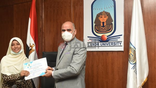 تكريم الطلاب المثاليين