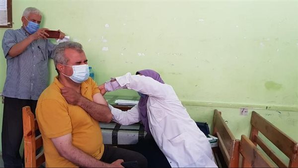 تطعيم المعلمين-أرشيفية