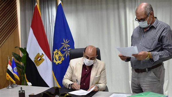 محافظ أسوان