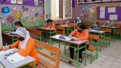 إحالة مُراقبة منعت طالبة من قضاء حاجتها داخل لجنة امتحان بالغردقة إلى التحقيق (خاص)