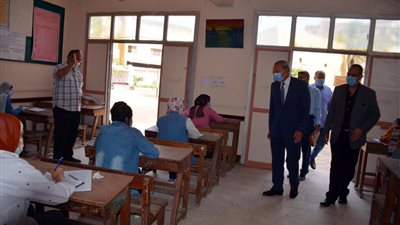 محافظ القليوبية يوجه بتوفير طبيب داخل كل لجنة بامتحانات الشهادة الإعدادية (صور)