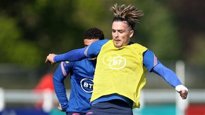 أستون فيلا يهنئ ثنائي الفريق على الانضمام لقائمة منتخب إنجلترا