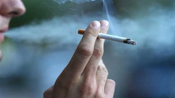 مدخن-أرشيفية