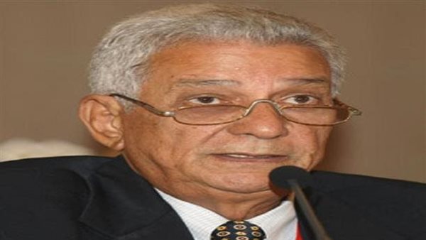 الدكتور يوسف نوفل