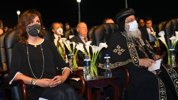  السفيرة نبيلة مكرم