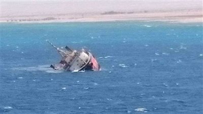 طولها 98 مترًا وتحمل علم النرويج.. تفاصيل غرق سفينة بالمخطاف في ميناء الإسكندرية وإنقاذ طاقمها